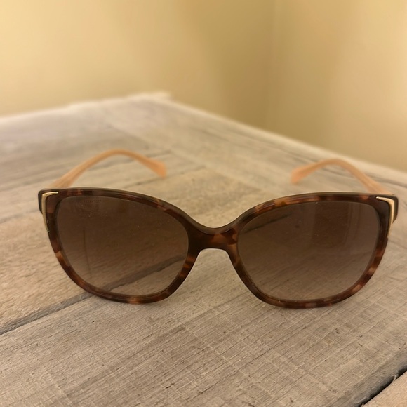 Prada sunglasses good condition - Picture 1 of 4